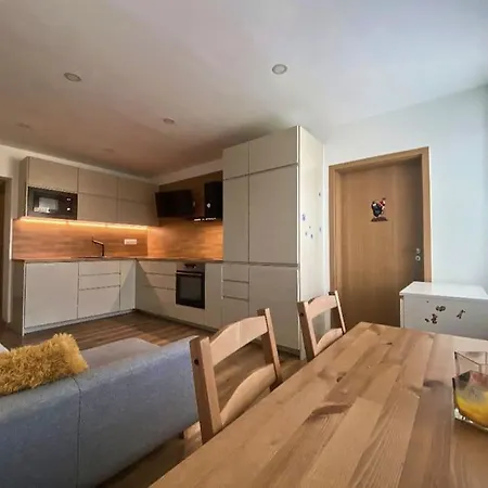 Apartment Cely Byt 2+1 V Porube S Pracovnou A 2 Balkony *